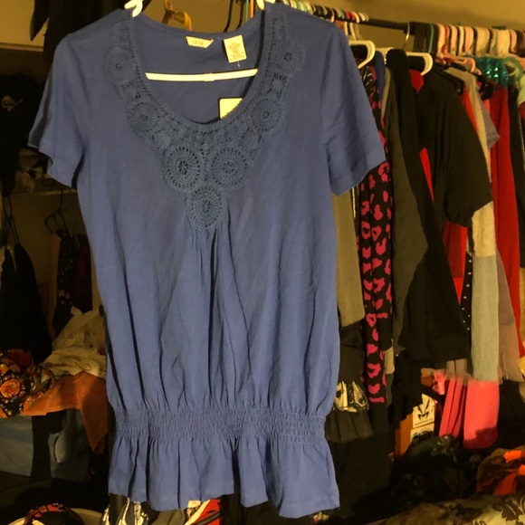 Izod Blue Shirt with crochet around neckline - Picture 1 of 7